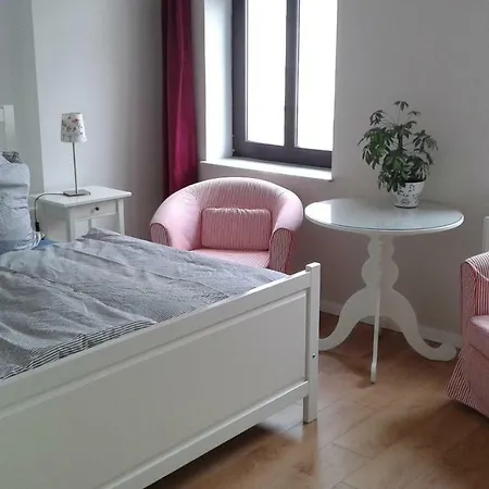 3 Raum In 2 Km Vom Stadtzentrum Entfernt Apartment